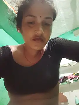 Snapshot of Nillohot chatting on 7, 10, 2025 Nillohot online show from 7, 10, 2025