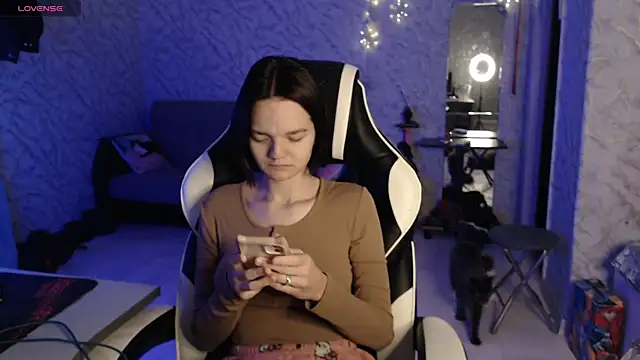 Kitti study online show from 5, 10, 2025