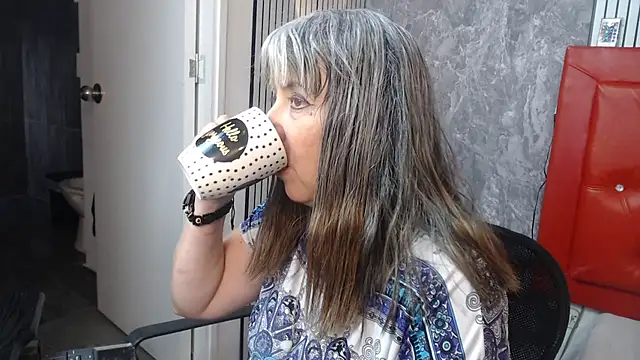 linda  mature online show from 11, 9, 2025