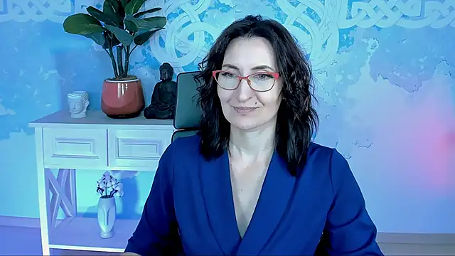 Snapshot of UnaTerra chatting on 10, 10, 2025 UnaTerra online show from 10, 10, 2025