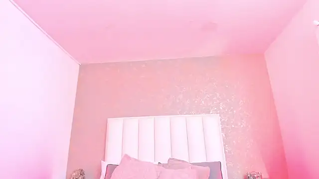 KaylieBrooks online show from 7, 4, 2026