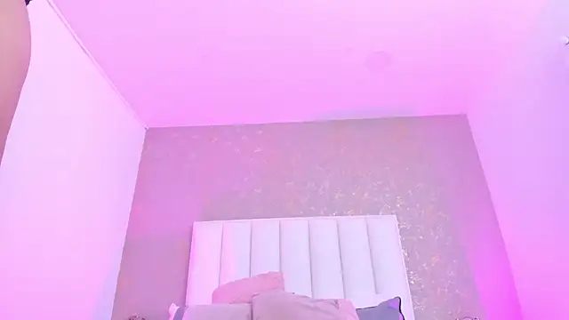 KaylieBrooks online show from 15, 4, 2026