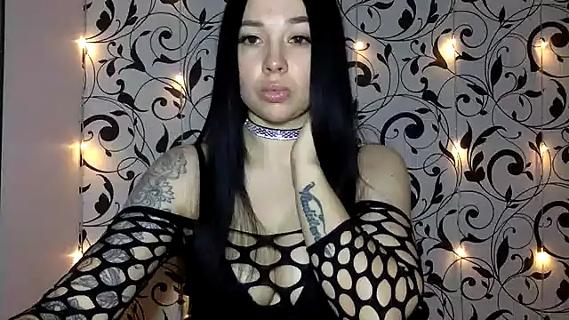 Ivelaa online show from 4, 11, 2025