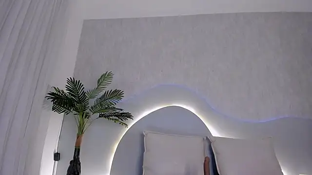 Snapshot of CannelaSmith chatting on 28, 4, 2026 CannelaSmith online show from 28, 4, 2026