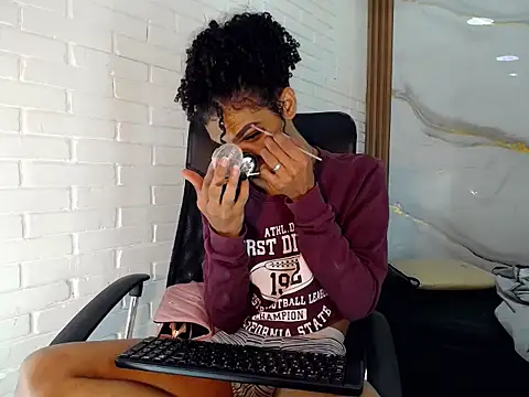 Snapshot of Penelopee_Rouse chatting on 25, 9, 2025 Penelopee Rouse online show from 25, 9, 2025