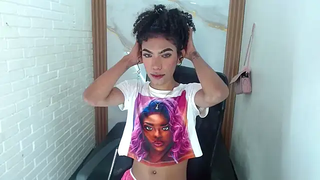 Snapshot of Penelopee_Rouse chatting on 10, 10, 2025 Penelopee Rouse online show from 10, 10, 2025