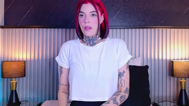 Snapshot of Meganreed_ chatting on 28, 5, 2026 Meganreed online show from 28, 5, 2026