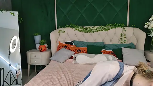 Beverly Gomes online show from 31, 10, 2025