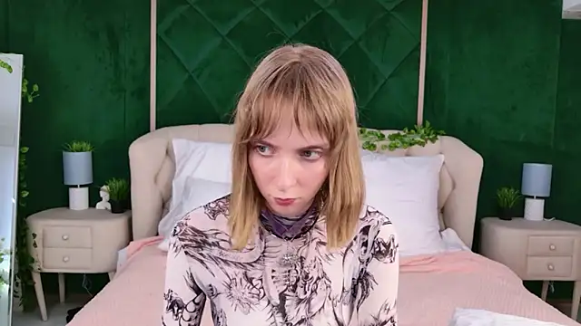 Beverly Gomes online show from 5, 12, 2025