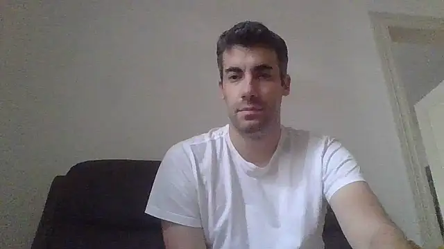 Snapshot of JulioIsHere4you chatting on 4, 10, 2025 JulioIsHere4you online show from 4, 10, 2025