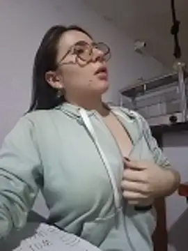 Snapshot of Bella_Sumers chatting on 17, 6, 2026 Bella Sumers online show from 17, 6, 2026