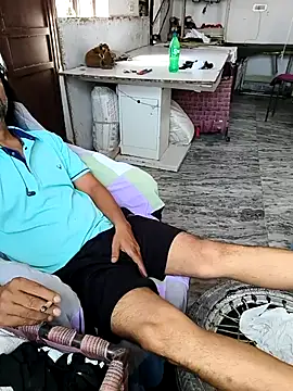 Snapshot of malhotra21 chatting on 24, 9, 2025 malhotra21 online show from 24, 9, 2025