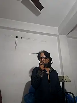 Snapshot of malhotra21 chatting on 30, 11, 2025 malhotra21 online show from 30, 11, 2025