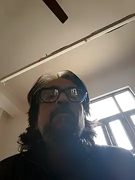 Snapshot of malhotra21 chatting on 21, 12, 2025 malhotra21 online show from 21, 12, 2025