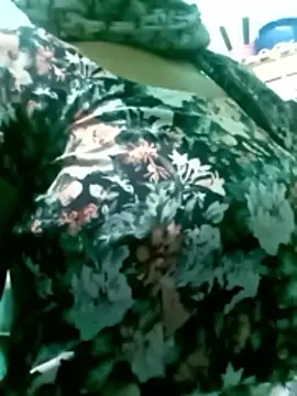 Snapshot of your_favourite_bhabhi chatting on 9, 11, 2025 your favourite bhabhi online show from 9, 11, 2025