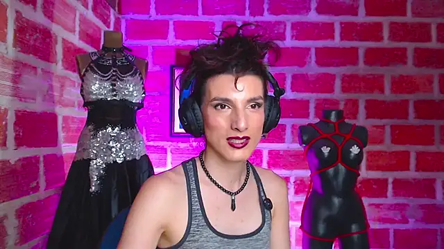 Snapshot of Moira-Hot chatting on 4, 4, 2026 Moira-Hot online show from 4, 4, 2026