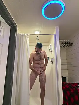 Snapshot of Longdongsilver_323 chatting on 8, 11, 2025 Longdongsilver 323 online show from 8, 11, 2025