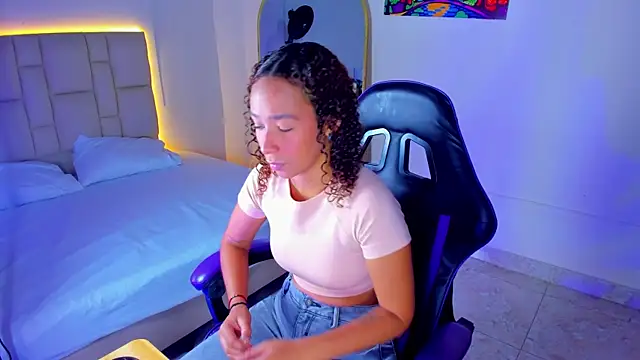 JennyLawrence online show from 6, 11, 2025