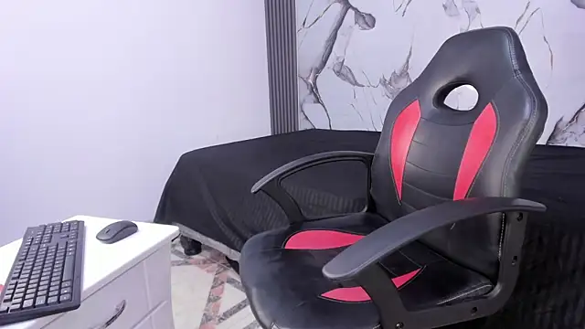 Hillarytonsonx online show from 13, 9, 2025