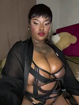 Snapshot of QUEEN_NOBUHLE_777 chatting on 5, 6, 2026 QUEEN NOBUHLE 777 online show from 5, 6, 2026