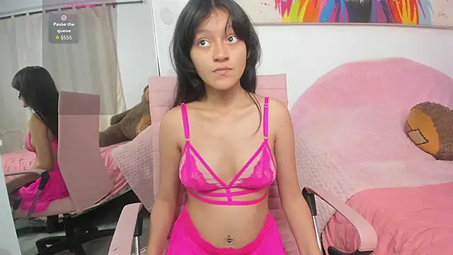 Snapshot of Mili_18 chatting on 2, 10, 2025 Mili 18 online show from 2, 10, 2025