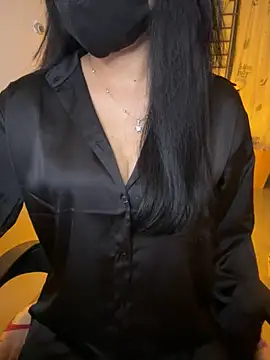 Snapshot of Ngoc_Quynh_18 chatting on 20, 10, 2025 Ngoc Quynh 18 online show from 20, 10, 2025