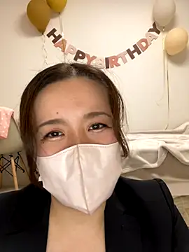 Snapshot of NATSUMI00 chatting on 11, 10, 2025 NATSUMI00 online show from 11, 10, 2025