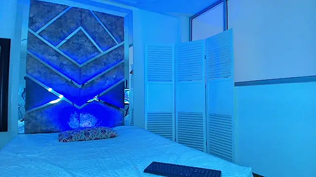 THAMARA ANGELLS online show from 24, 9, 2025