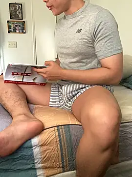 Pikachu19yo online show from 2, 11, 2025