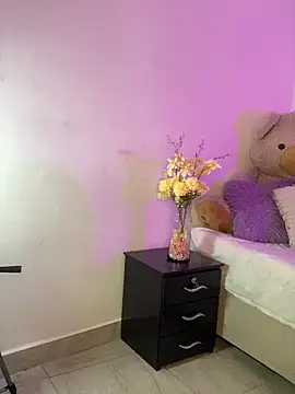 Charlottediolet online show from 4, 2, 2026