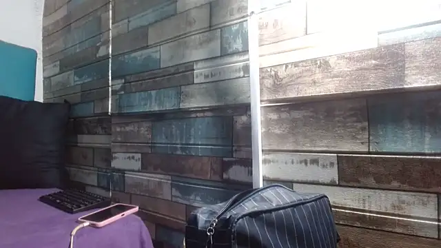 Yesamin Stone18 online show from 6, 4, 2026