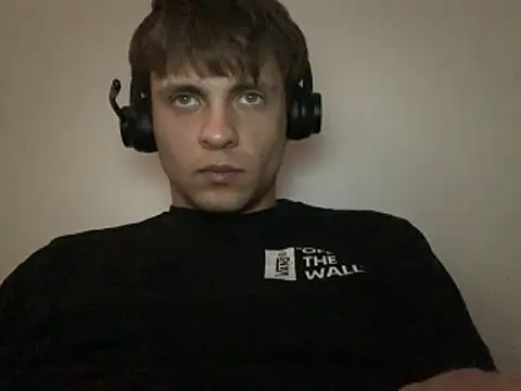 Snapshot of Kit_Kat01 chatting on 8, 11, 2025 Kit Kat01 online show from 8, 11, 2025