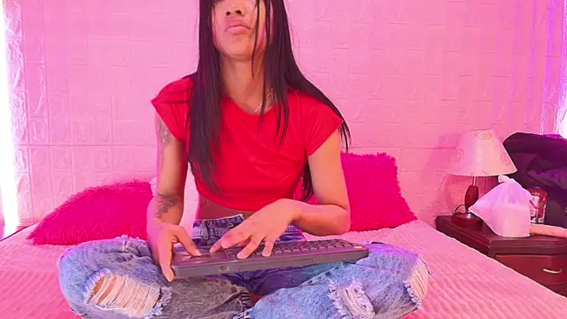Snapshot of Baby_kinky-- chatting on 28, 9, 2025 Baby kinky-- online show from 28, 9, 2025