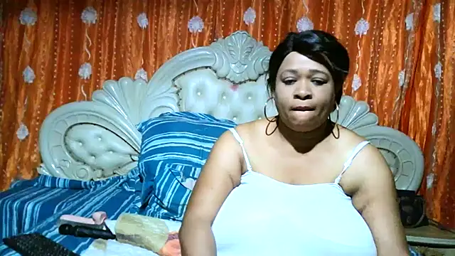 BUSTY QUEEEN online show from 1, 10, 2025