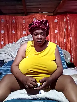 BUSTY QUEEEN online show from 15, 10, 2025