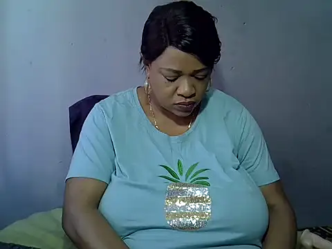 BUSTY QUEEEN online show from 9, 11, 2025