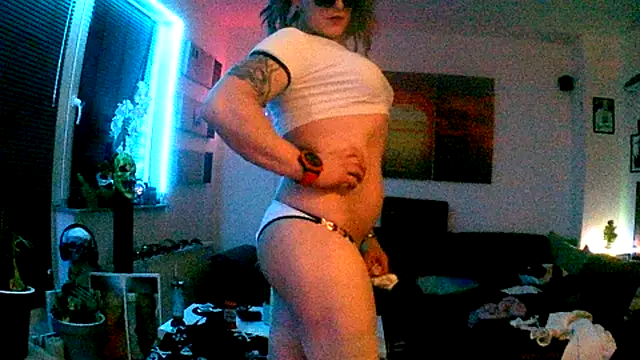 hellgirl1980 online show from 1, 12, 2025