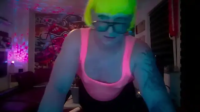 Snapshot of hellgirl1980 chatting on 17, 7, 2026 hellgirl1980 online show from 17, 7, 2026