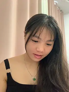 Snapshot of Emlyly-18 chatting on 19, 9, 2025 Emlyly-18 online show from 19, 9, 2025