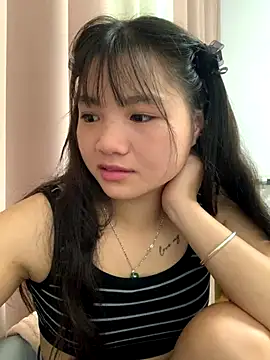 Snapshot of Emlyly-18 chatting on 20, 9, 2025 Emlyly-18 online show from 20, 9, 2025