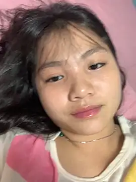 Snapshot of Emlyly-18 chatting on 24, 9, 2025 Emlyly-18 online show from 24, 9, 2025