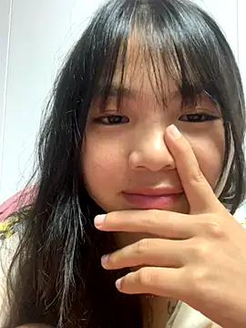 Snapshot of Emlyly-18 chatting on 25, 9, 2025 Emlyly-18 online show from 25, 9, 2025