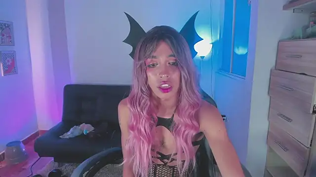 Nikkita Dragon online show from 16, 11, 2025