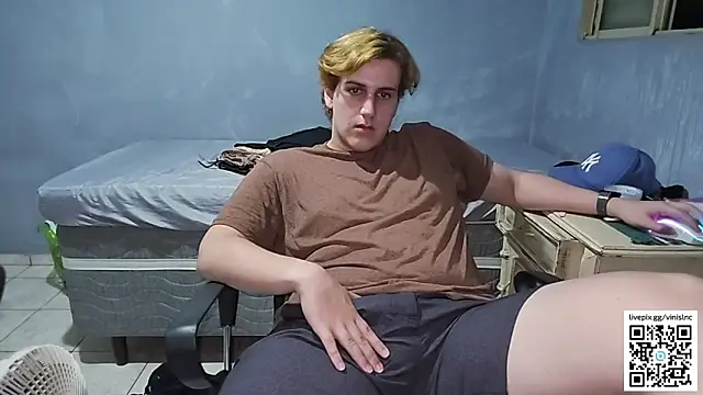 Snapshot of vinialnc chatting on 7, 10, 2025 vinialnc online show from 7, 10, 2025