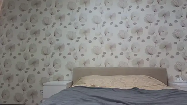 Snapshot of Annabel_theMoon chatting on 6, 10, 2025 Annabel theMoon online show from 6, 10, 2025
