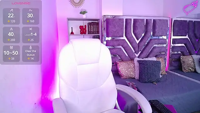 Eva Walker  online show from 12, 9, 2025