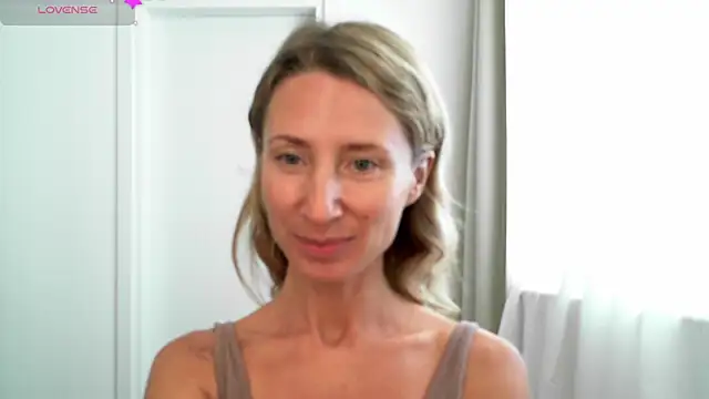 Snapshot of Paevoa chatting on 1, 12, 2025 Paevoa online show from 1, 12, 2025