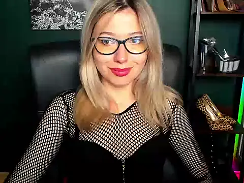 Snapshot of loveHeidi chatting on 3, 8, 2026 loveHeidi online show from 3, 8, 2026