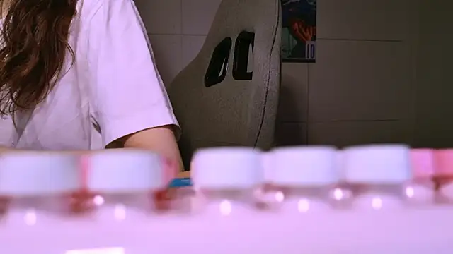 Yoka paradoXXX online show from 4, 12, 2025