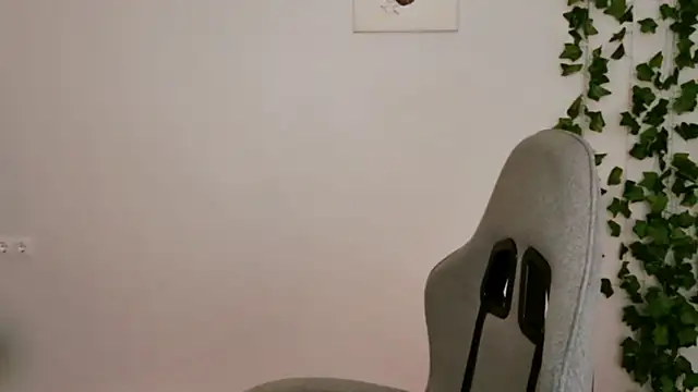 Snapshot of Yoka_paradoXXX chatting on 3, 2, 2026 Yoka paradoXXX online show from 3, 2, 2026